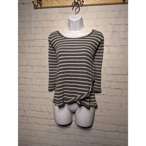 Hollister loose fit top size small